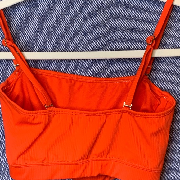 Bandeau with straps red bathing suite top - Picture 3 of 4